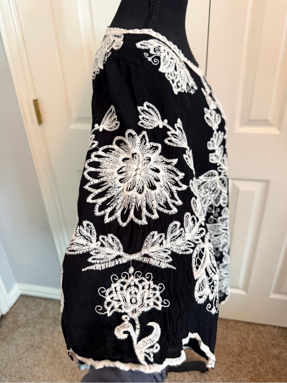 Solitaire Black Blouse with White Floral Lace Motif - Picture 3 of 7